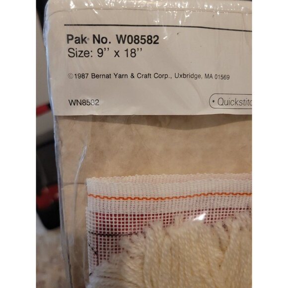 1987 Bernat Quickstitch Stocking"Ma In Her Kerchief" W08582 Needlepoint 9x18 NOS - Picture 6 of 6